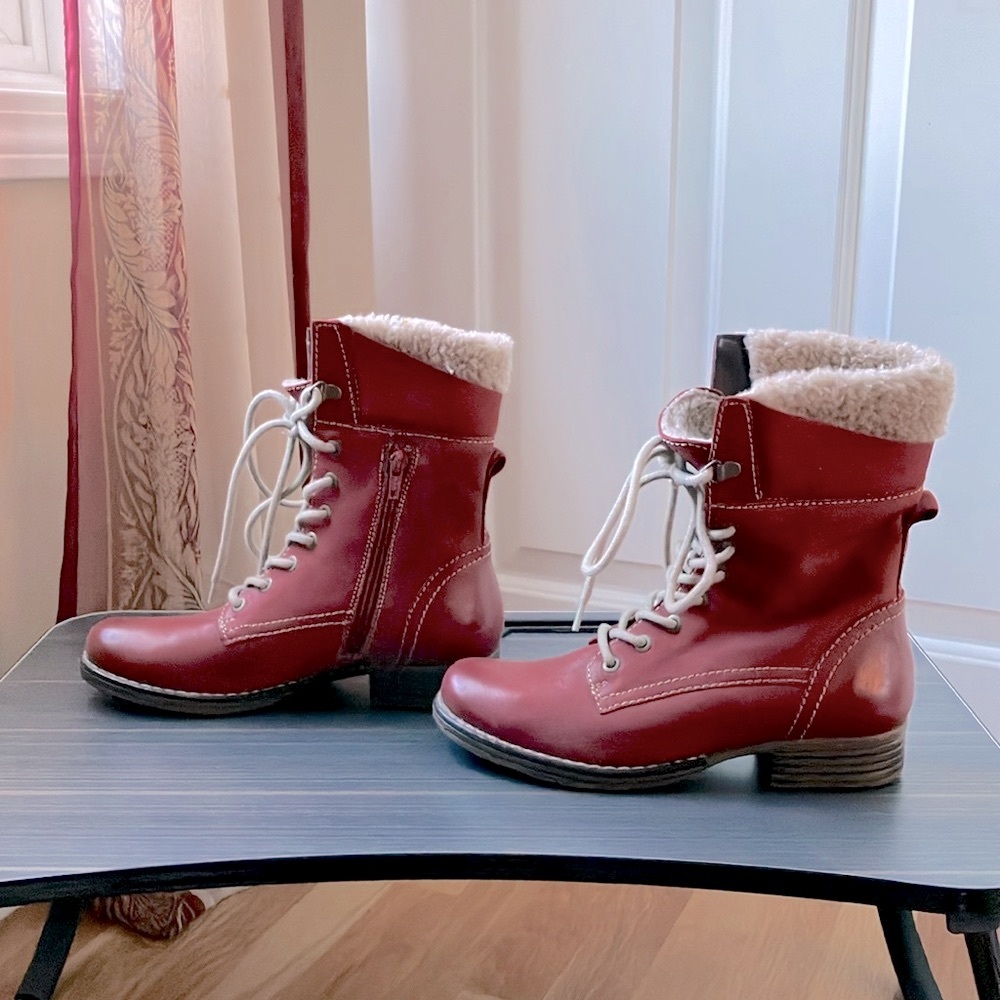 Lasocki Leather Boots Sherpa-Style Trim Red Size 7-7.5 NWOT
